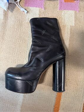 Authentic Vetements Black Leather Platform Ankle Boots, Size - 40